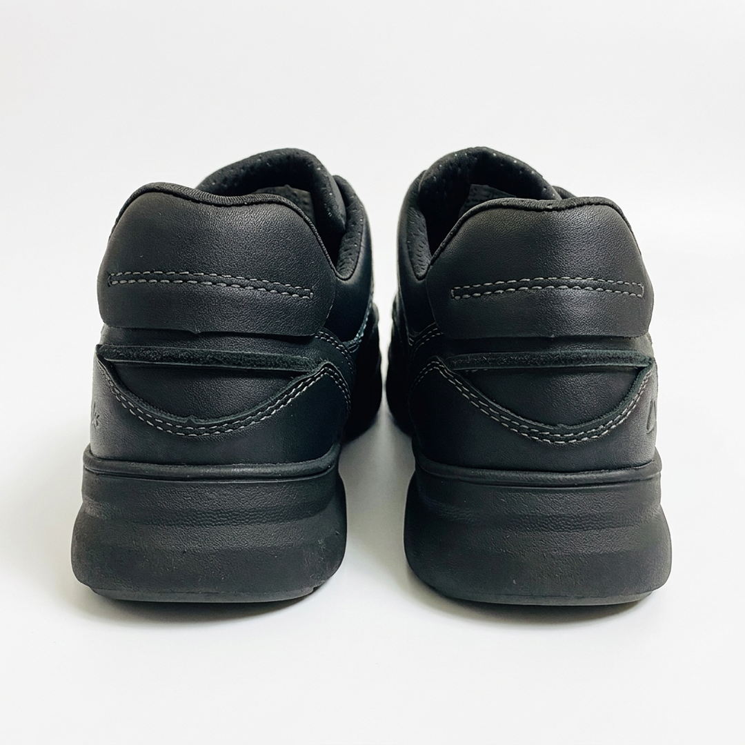Clarks   S - Black
