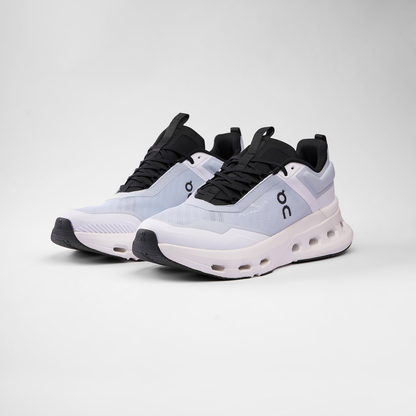 On Cloudrunner White Black