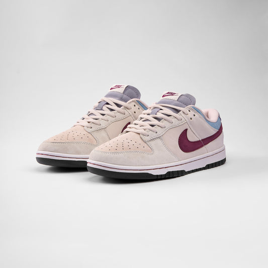 Dunk Low Vintage Berry