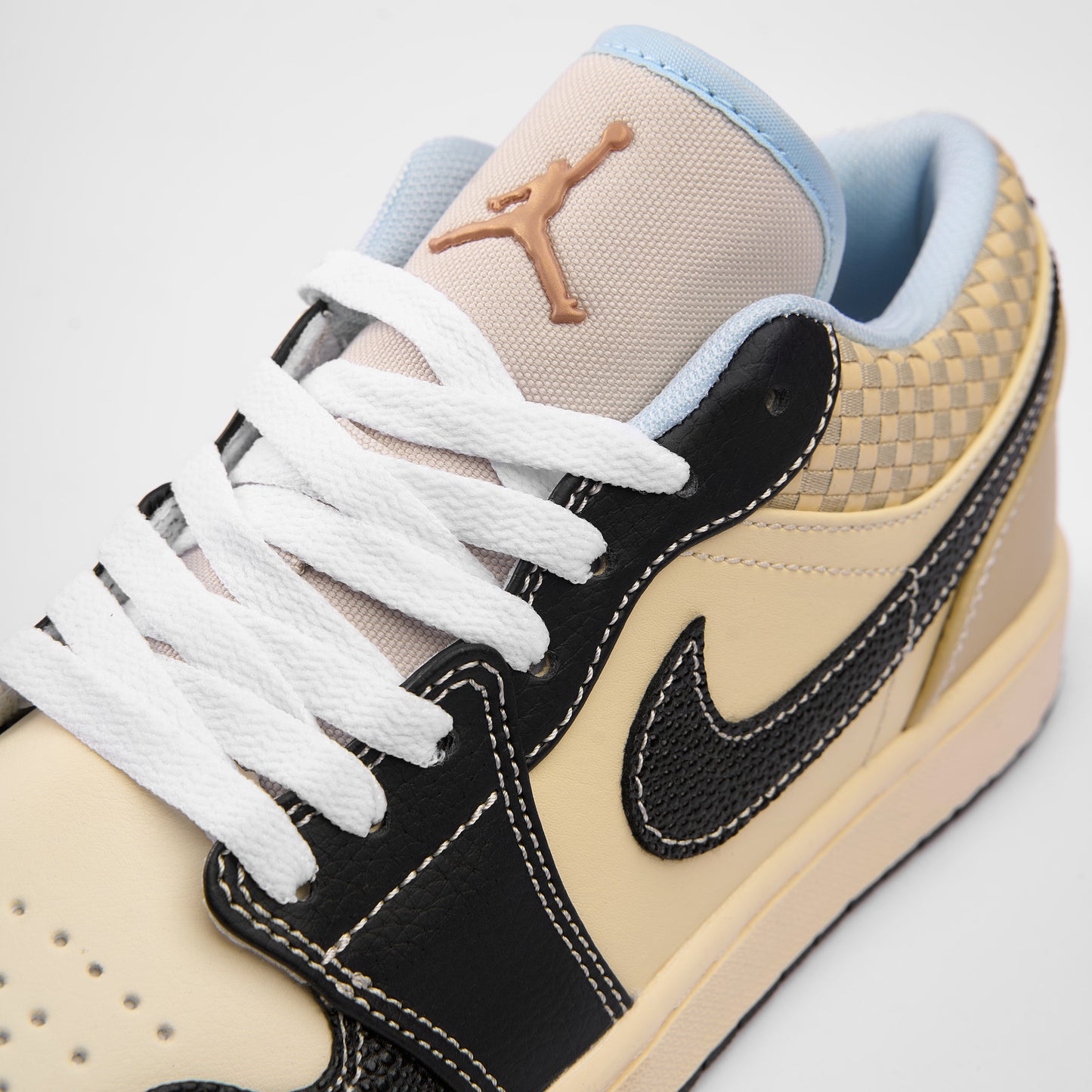 Jordan 1 Low Desert Cream