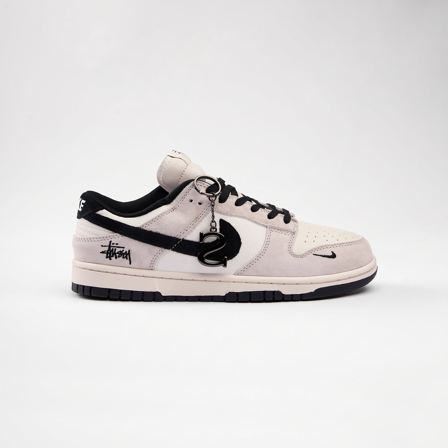 Nike Dunk Low x Stussy
