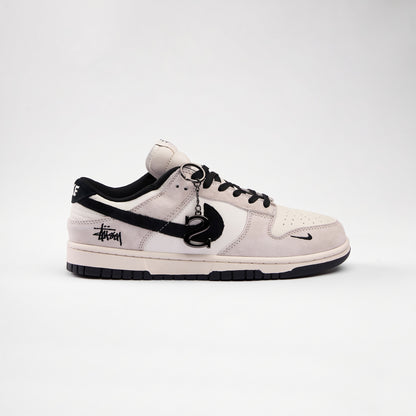 Nike Dunk Low x Stussy