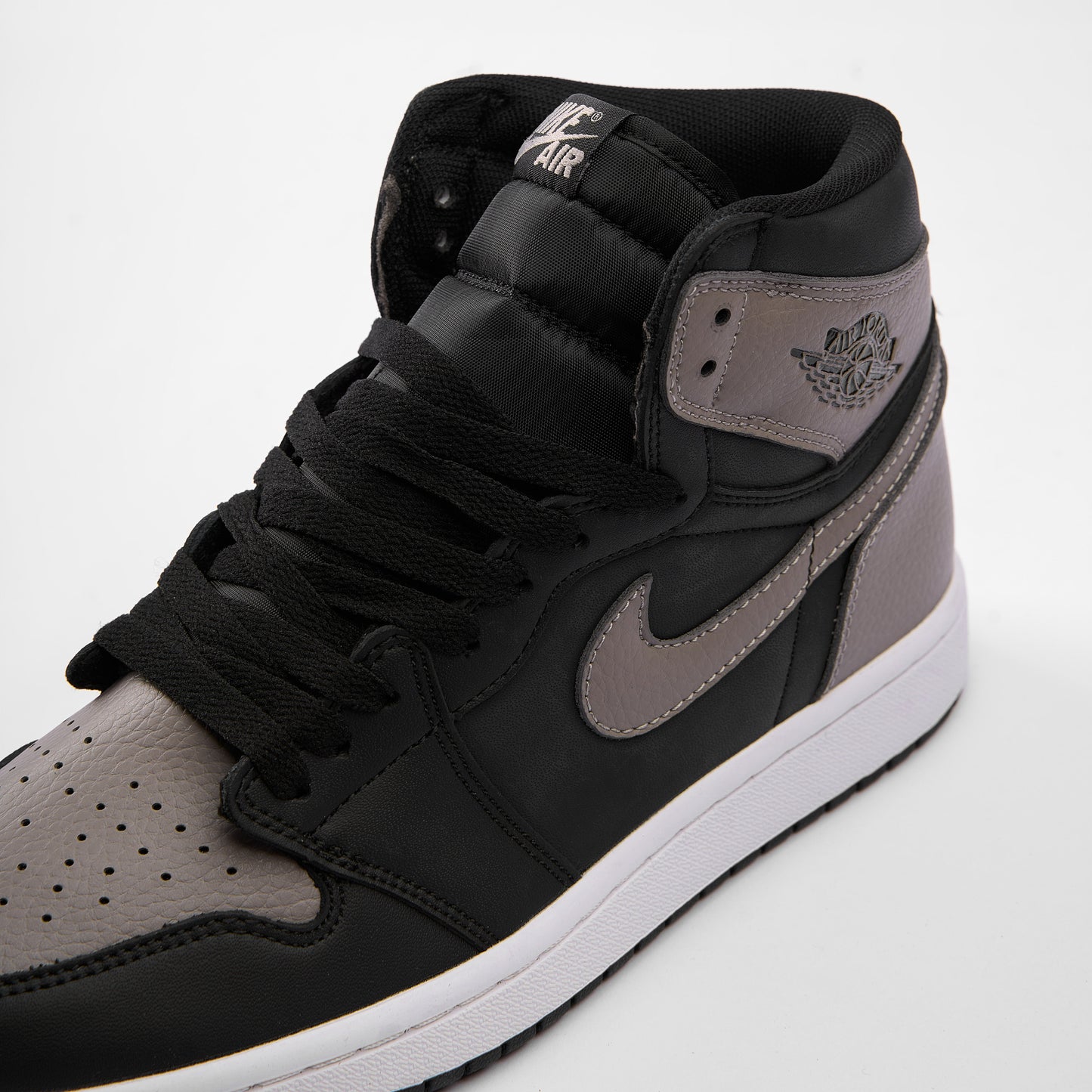Jordan 1 Mid Taupe Shadow