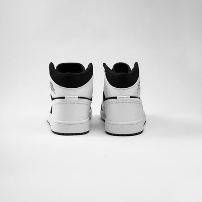 Jordan 1 Mid Panda