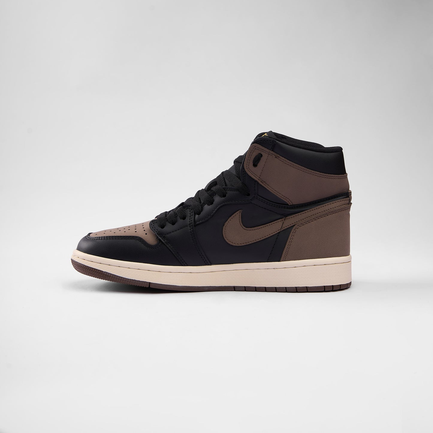 Jordan 1 Mid Mocha