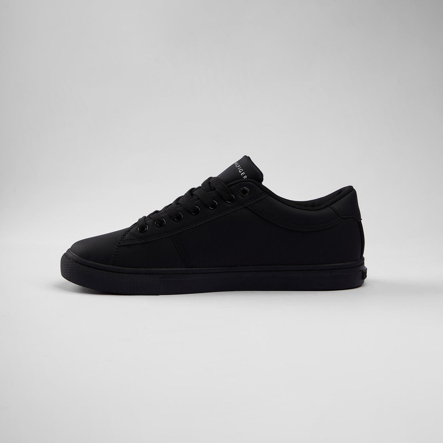 Tommy Shadow Black