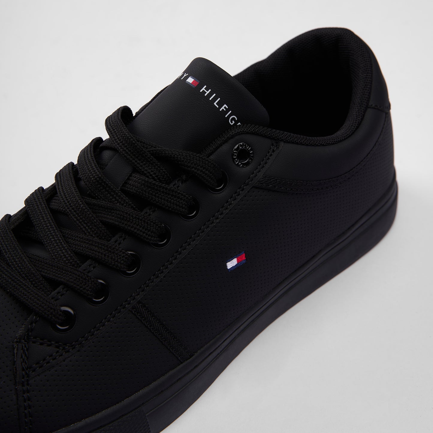 Tommy Shadow Black